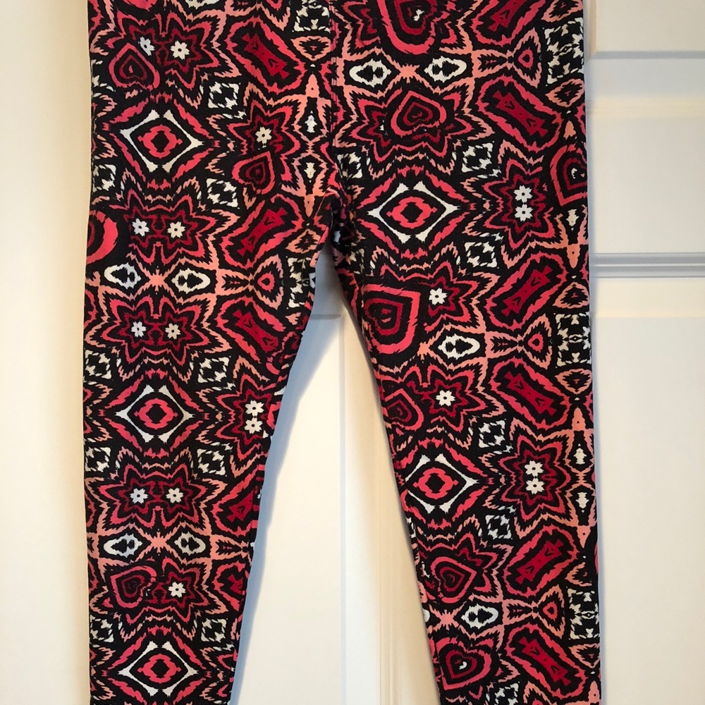 LuLaRoe OS Valentines Day Leggings